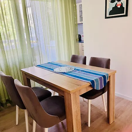 Apartman Dock *